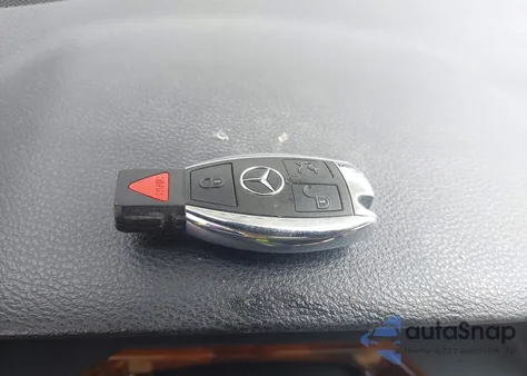 2012 Mercedes-Benz Glk 350 4Matic z USA, uszkodzony, nr VIN WDCGG8HBXCF890713